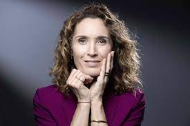 Marie sophie lacarrau est une figure importante du petit écran. Television L Accent De Marie Sophie Lacarrau Critique Par Les Telespectateurs Du 13 Heures De Tf1