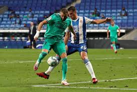Los emoticonos de benzema y la negativa de ester. Clever Benzema Assist Helps Real Madrid Go Clear At The Top
