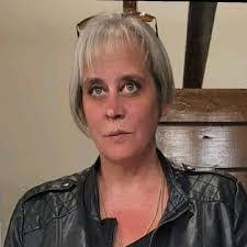 Valerie Ewald's Instagram, Twitter & Facebook