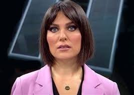 Liseyi koç özel lisesi'nde bitirdikten sonra koç üniversitesi sosyoloji bölümünden mezun oldu. Ece Uner Kimdir Aslen Nereli Kac Yasinda Boyu Kac
