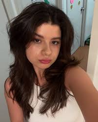 Jillian Tompkins's Instagram, Twitter & Facebook