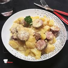 Saucisses Pomme De Terre Tartiflette Recette Cookeo Recette En 2020 Cookeo Recette Tartiflette Recette Tartiflette