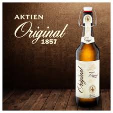 Aktien zwick'l kellerbier is the classic of the brewery a natural, unfiltered beer with a yeasty cloudiness.previously this was reserved only for the brew master, who has tapped the keg and tasted just the first sip. Aktien Zwick L Kellerbier Bayreuther Bierbrauerei