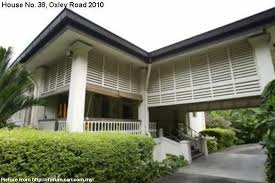 Abandoned House No 38 Oxley Rd Singapore The Eight Room House At 38 Oxley Road Was Built By A Jewish Merchant Colonial House Famous Houses Australian Homes
