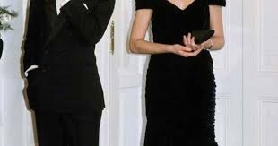 The Best Princess Diana Outfits You Ve Never Seen Princess Diana Fashion Princess Diana Photos Princess Diana