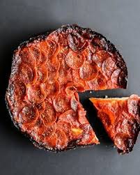 Chicago Pequod S Pan Pizza With Caramelized Cheese Crust Recipe Chicago Deep Dish Pizza Deep Dish Pizza Recipe Pan Pizza
