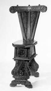 sgabello chair portable chair which was triangular in form included an octagonal seat and in this case a s renaissance furniture medieval furniture century