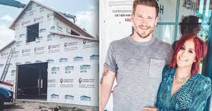Last month, houska shared a photo of her house on instagram, revealing a black exterior color on the structure. Teen Mom S Chelsea Houska And Cole Deboer Build Dream Family House