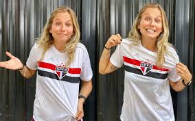 Esta camisa de futebol adidas reinventa o look atemporal com a ajuda do design original pintado à mão. Camisa Titular Da Adidas Para O Sao Paulo 2020 E Apresentada Mantos Do Futebol