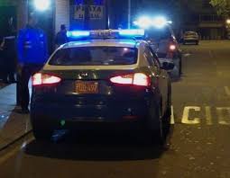 139 personas fueron detenidas en lima por no acatar medida en primera noche (video y fotos). Serenazgo De Miraflores Con La Pnp Refuerzan Patrullaje En Toque De Queda Por Aumento De Robos En Diferentes Partes De Lima Municipalidad De Mirafloresmunicipalidad De Miraflores