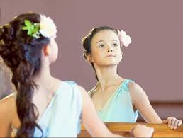 This famous artist, born in canada and of italian descent, falls in love with his swing themes. Lyrical Songs For Younger Dancers