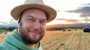 Nicole Brandon 🐊🌴 (@puretemerity)