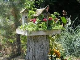 Dekoideen Aus Baumstamm Elemente Interieur Vogel Haus Upcycling Fur Den Garten Diy Gartendekoration Garten Gestalten