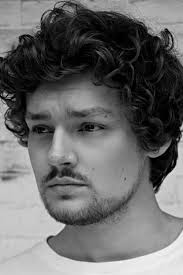 Lichaamshouding, taalgebruik, (technische) hulpmiddelen, opbouw van de presentatie, stemgebruik, energie, sympathie. De Tv Kantine 2009 Tv Show Where To Watch Streaming Online Plot