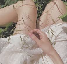 The grunge aesthetic is an edgy style characterized by dark colors, plaid, leather, band tees, dark denim jeans, black boots, converse sneakers, chokers, and . Summer Grunge And Alternative Image 6913941 On Favim Com