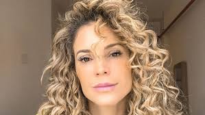 Maíra charken, que entrou no programa em março 2016 para substituir mônica iozzi, não foi convidada a participar da confraternização. Lzcmum Ycx Mdm