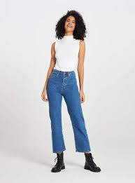 Visitez notre boutique en ligne! Medium Blue Denim Regular High Waisted Jeans Buy Online Terranova
