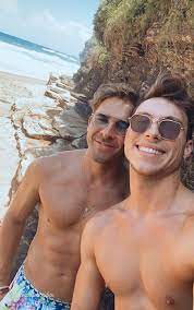 Green river, wyramona, calakeside, ca. Hugh Sheridan Bestatigt Seine Neue Beziehung Zu Tiktok Star Kurt Roberts Nach Welt