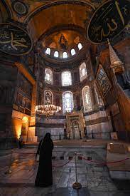 Hagia sophia began as a church, later becoming a mosque, and today serves as a museum in hagia sophia was designed with a very large dome, and is said to have changed the history of. Was Bedeutet Die Umwidmung Der Hagia Sophia Zur Moschee