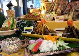 Berbuka puasa tidak hanya terjadi dikala kita puasa ramadhan saja tetapi semua puasa akan ada yang namanya buka puasa, sebut saja puasa penting ibarat puasa nazar, puasa sunah, dan puasa wajib ramadhan kesemua puasa tersebut akan melewati yang namanya berbuka puasa. Senarai Lokasi Pilihan Berbuka Puasa 2019 Kbba9 Com