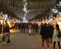 Marché de noël de montpellier sur l'esplanade charles de gaulle. Les Marches De Noel Dans Les Communes Montpellier Mediterranee Metropole