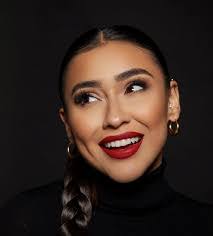 Olivia Hilliard's Instagram, Twitter & Facebook