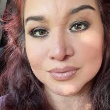 Jillian Bain's Instagram, Twitter & Facebook