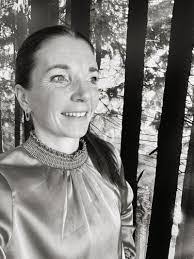 Helen Ring's Instagram, Twitter & Facebook