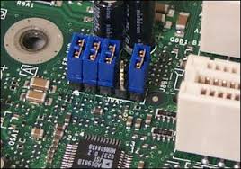 7 Jumper En Informatica Un Jumper O Puente Es Un Elemento Que Permite Interconectar Dos Terminales De Manera Tempora Electronic Components Logic Logic Board