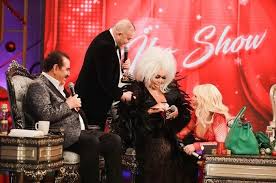 Star tv'nin fenomen eğlence programı i̇bo show her hafta cumartesi akşamı ekrana geliyor. Ibo Show Yilbasi Ozel Programi Konuklari Kimler Ibo Show Yilbasi Ozel Konuklari Belli Oldu Medya Haberleri