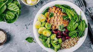 Diet cara ini boleh dilakukan sama ada masak sendiri atau memilih makanan yang memang dikenal pasti menyihatkan. Makanan Yang Tepat Untuk Diet Eat Clean