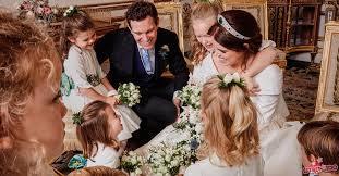 Check spelling or type a new query. Charlotte Filha De Kate Middleton Rouba A Cena Em Foto Do Casamento De Princesa Eugenie Estrelando
