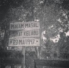 Peristiwa mandor ini sendiri sering dikenal dengan istilah tragedi mandor berdarah yaitu suatu kejadian pembantaian massal tanpa batas etnis dan ras yang dilakukan oleh tentara 海軍 (kaigun) tentara. Peristiwa 23 Mei 1997 Tragedi Jumat Kelabu Di Banjarmasin Merdeka Com