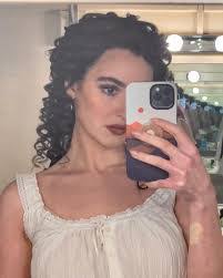 Hannah Cruz's Instagram, Twitter & Facebook