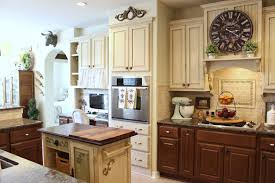 Annie Sloan Chalk Painted Waxed Kitchen Cabinets Review 3 Years Later Annie Sloan Kitchen Cabinets Kitchen Cabinets Decor Kitchen Cabinets