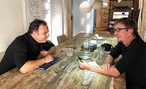 Ángel león (jerez de la frontera, 1977) es un cocinero español propietario y jefe de cocina del restaurante aponiente, ubicado en el puerto de santa maría. Angel Leon Und Sein Restaurant Aponiente Meer Geht Immer