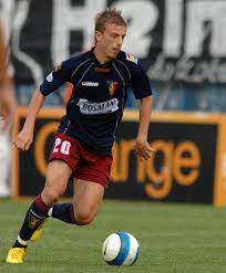 Kamil grosicki, wychowanek pogoni i piłkarz reprezentacji polski, opowiada nam o kadrze, o transferze, o nowym stadionie oraz o dobrych ruchach portowego klubu. Kamil Grosicki Wsparl Datkiem Pogon Szczecin