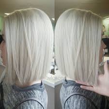 1sehen Sie Sich Paleblonde Straightbob An Frisuren Haarschnitt Haarschnitte Fur Feines Haar