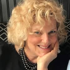 Sandi Wallace's Instagram, Twitter & Facebook