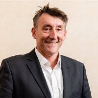 Roger Barwick's Instagram, Twitter & Facebook