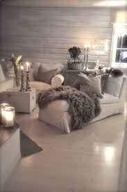 Winter Decor Trend 34 Stylish Silver Accessories And Decorations Digsdigs Home Decor Trends Home Living Room Home Decor