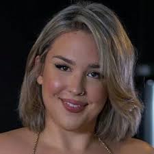 Nicki Dee's Instagram, Twitter & Facebook