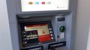 Einzahlungsautomaten in der kritik immer wieder kommt jedoch kritik auf, da kunden feststellen mussten, dass nicht der volle. Bankautomat Schluckt Geld Ohne Gutschrift Auf Dem Konto Landkreis Munchen Sz De