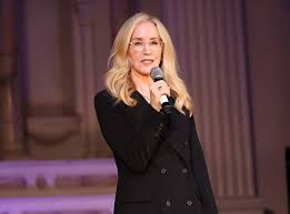 From Felicity Huffman Memes To An Mp Wearing An Ankle Tag, Why Does Gay  Twitter Adore 'Bad' Women? | The Independent | The Independent