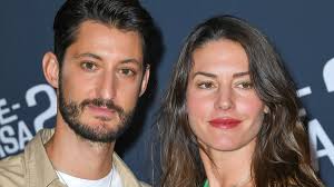 Pierre Niney : comment a-t-il rencontré sa femme Natasha Andrews, avant de  devenir une star ? - Voici