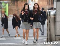 Son chaeyoung (335) chou tzuyu (329) im nayeon (212) kim dahyun (210) myoui mina (204) yoo jeongyeon (202) hirai momo (199) minatozaki sana (198) park jisoo | jihyo (190) twice ensemble (46) include relationships chou tzuyu/son chaeyoung (375) im nayeon/yoo jeongyeon (89) kim dahyun/minatozaki sana (73) hirai momo/minatozaki sana (59) Twice Dahyun Chaeyoung Go To School Daily K Pop News Latest K Pop News