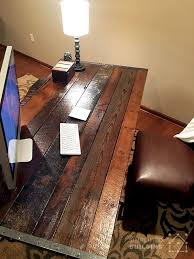 Whether you're outfitting your home office or carving out a cute workspace for your craft room, these diy desk plans are easy and inexpensive to build. Rhod37 Rustic Homemade Office Desk Wtsenates