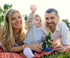 Vaduva,48 de ani doresc sa cunosc barbat.imi place natura ador viata la tara , arta.muzica. VotaÈ›i La Referendum Romanii Vor Stabili DacÄƒ Familia Se IntemeiazÄƒ Pe CÄƒsÄƒtoria Dintre Un BÄƒrbat Si O Femeie Evenimentul Zilei