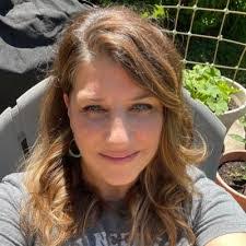 Brandi Knott's Instagram, Twitter & Facebook