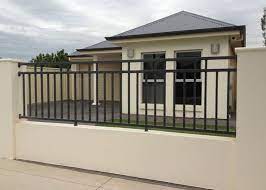 Pagar rumah minimalis tipe 36 berguna sebagai pembatas rumah anda dari jalan dan area lain di pagar rumah yang baik tidak perlu terlalu tinggi, yang penting dapat dengan mudah untuk anda. Model Pagar Rumah Minimalis Sederhana Desain Pagar Modern Pagar Modern Arsitektur